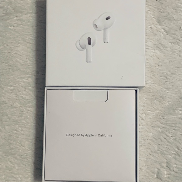 AirPods - Picture 7 of 8